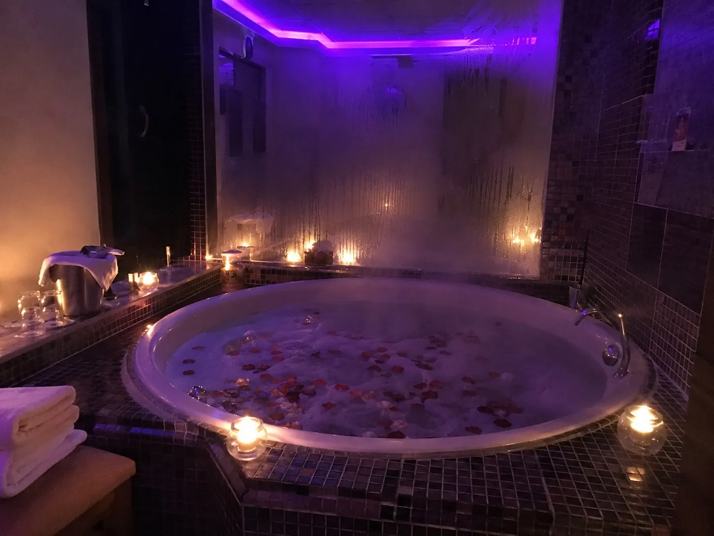 Hamam jakuzi bölümü — Lila Spa, Esenyurt misafirlerine hizmet veren salon